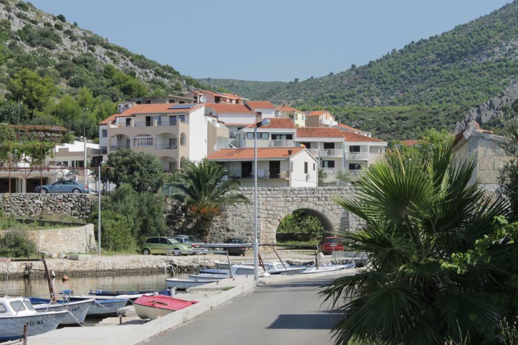 Apartmani Barada Seget Vranjica Exterior foto